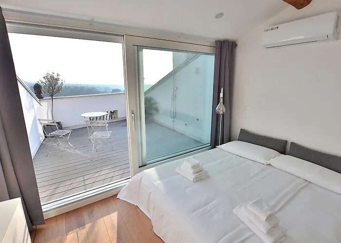 Casetta Renzi Apartment Calmasino